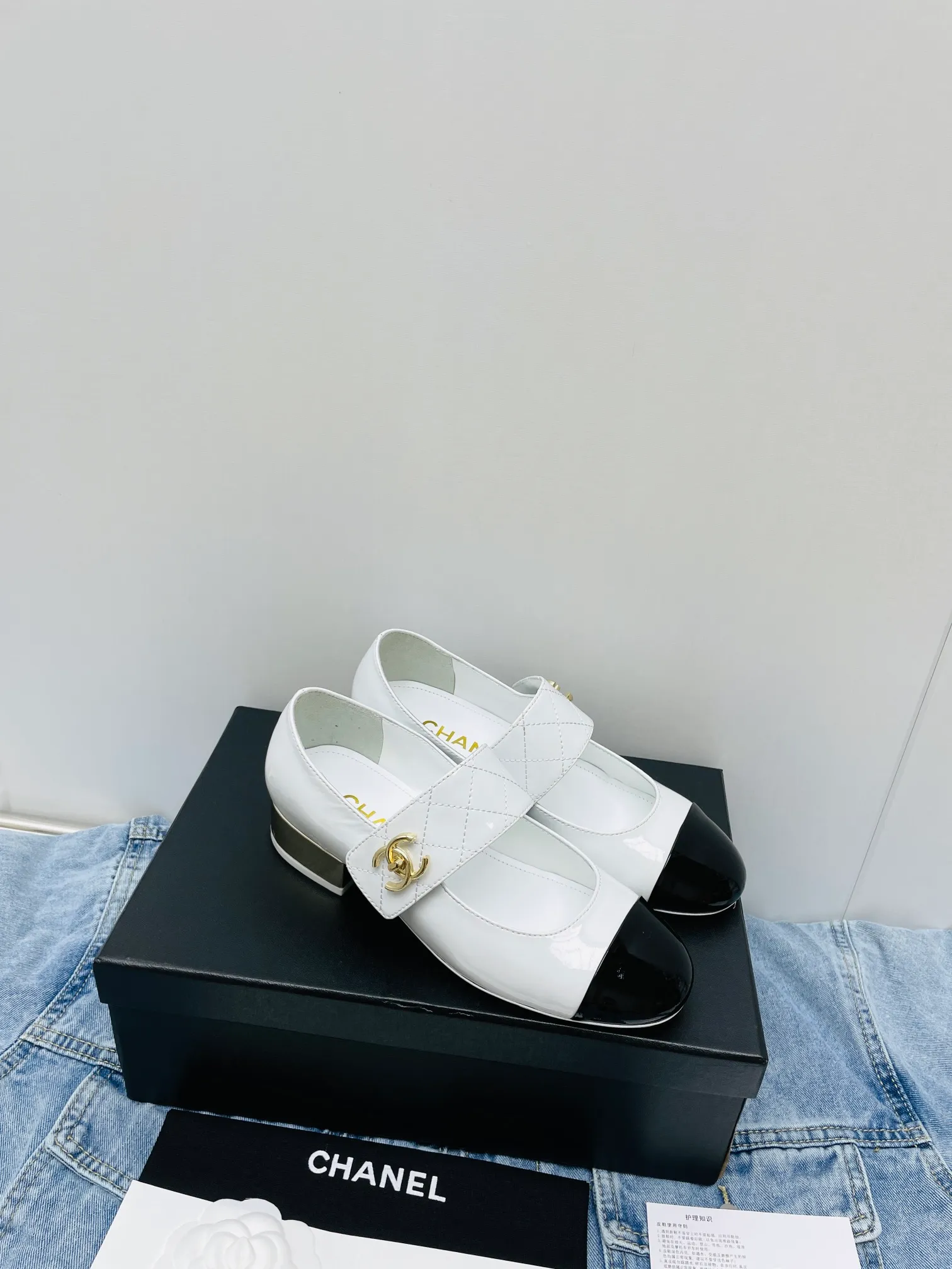 👟👟Ex-factory price 480🌈🌈Women's shoes factory hot new model CHANEl 2023s Chanel classic rhombus Mary Jane shoes Celebrities Internet celebrity favorite Xiaohongshu highly recommends this year's latest popular outfits A popular element you must not miss Personalized rust rhombus belt Elastic band and movable rotating metal buckle design suitable for any foot Soft lambskin lining Comfortable to wear and absorb sweat Fabric: Patent leather Lining: Sheepskin lining Outsole: Genuine leather outsole + electroplated heel Heel height: 3CM Code number: 35-40 (40 customized items are not returnable)